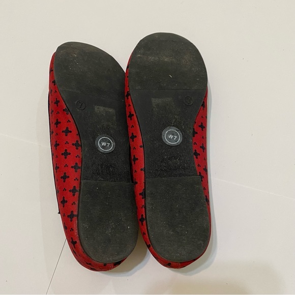 ⭐️ Gap red and blue size 7W shoes. - Picture 5 of 6